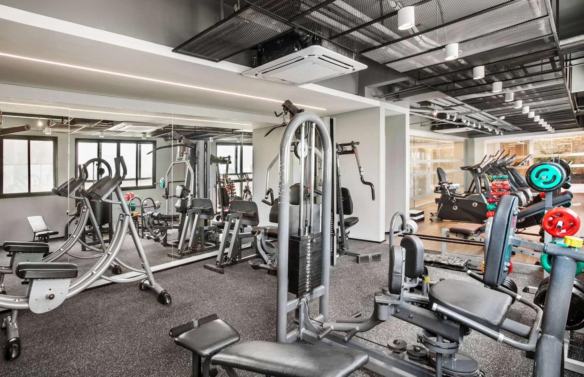 فندق مليا جارديم أوروبا ساو باولو المظهر الخارجي الصورة The gym at the 1000m² sports and wellness centre